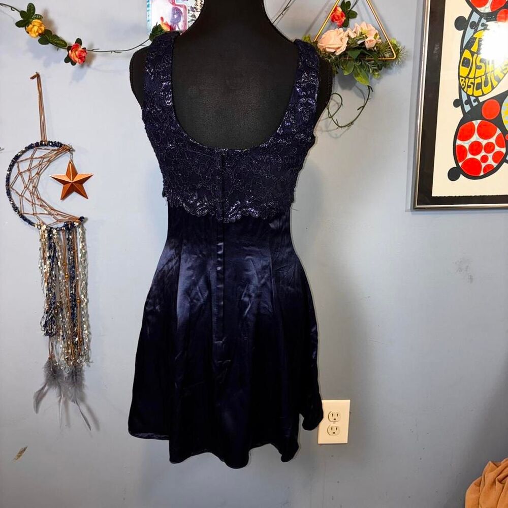 Vintage-american Women's Navy and Blue Summer-dresses - Picture 3 of 6